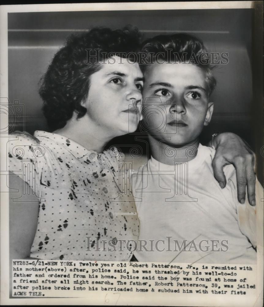 1950 Press Photo Robert Patterson Jr. reunited with his mother  - neo05236 - Historic Images