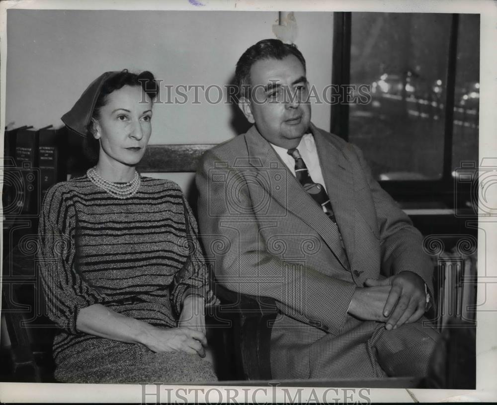 1954 Press Photo Mr. and Mrs. Hanks - Mayor of Bay Village - nep03990 - Historic Images