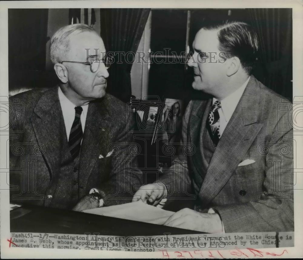 1949 Press Photo James E. Webb in conference with President Truman - nep04067 - Historic Images