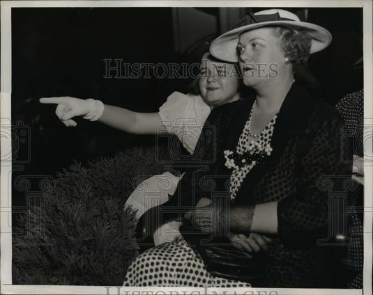 1936 Press Photo Mrs. James Farley And Daughter Ana - nep04570 - Historic Images