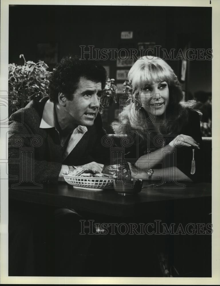 1981 Press Photo Jed Allan and Barbara Eden in Harper Valley P.T.A., on NBC. - Historic Images