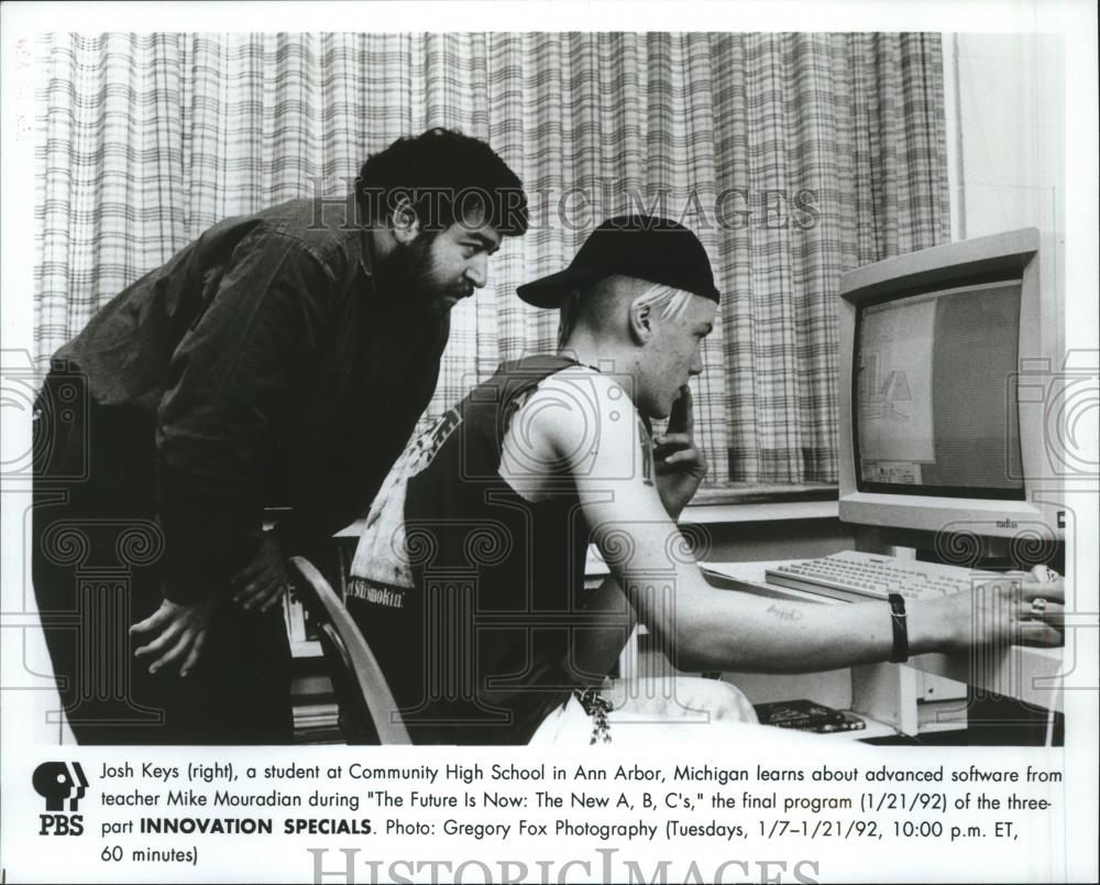 1991 Press Photo Josh Keys is being taught by teacher Mike Mouradian in computer - Historic Images