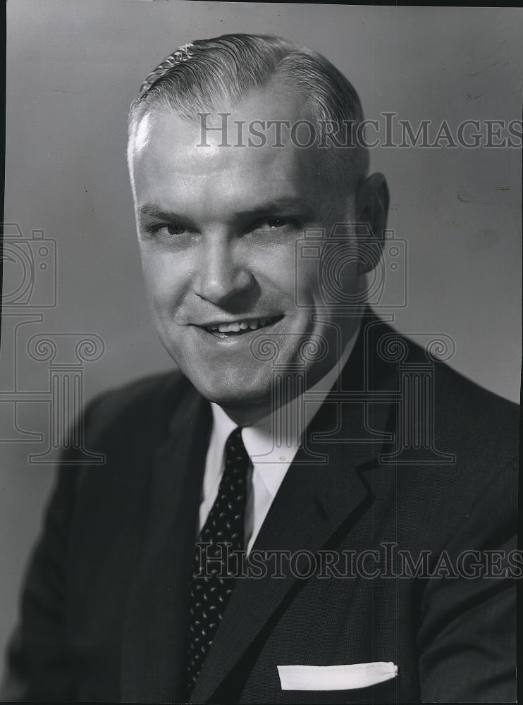 1963 Press Photo Steven C Van Voorhis manager of General Electric Co exhibit - Historic Images