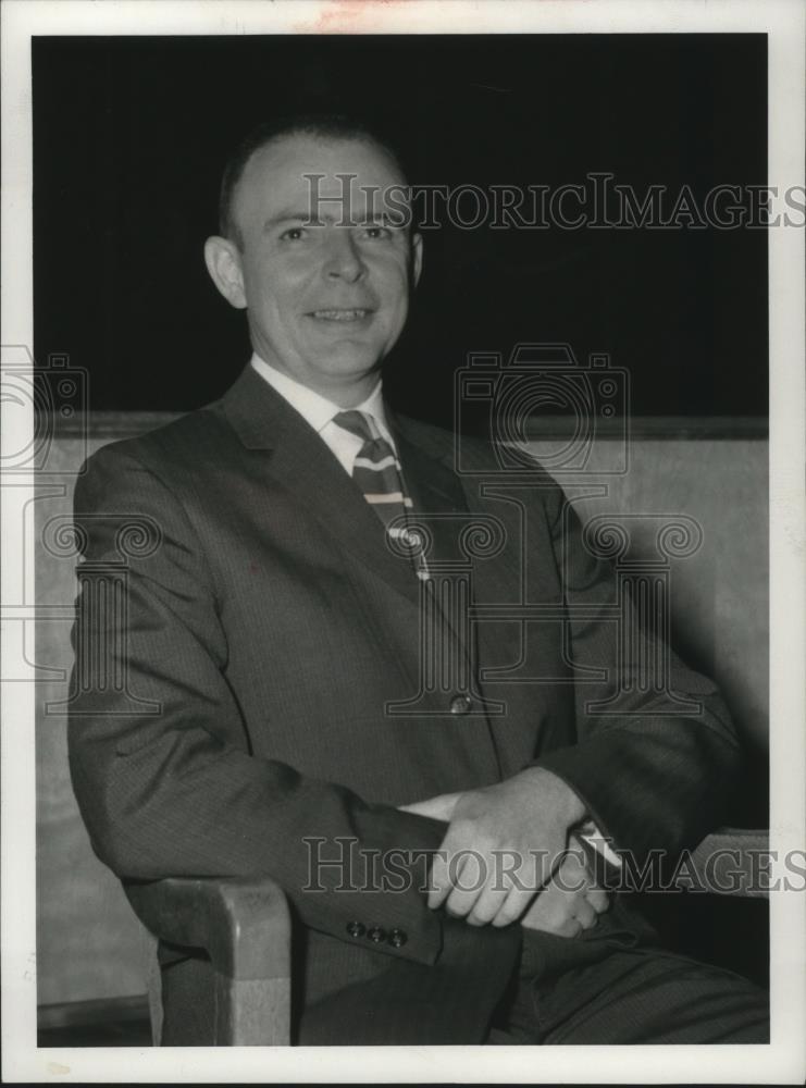 1963 Press Photo Wayne Sims as acting administrator of Lewis-Clark Normal School - Historic Images