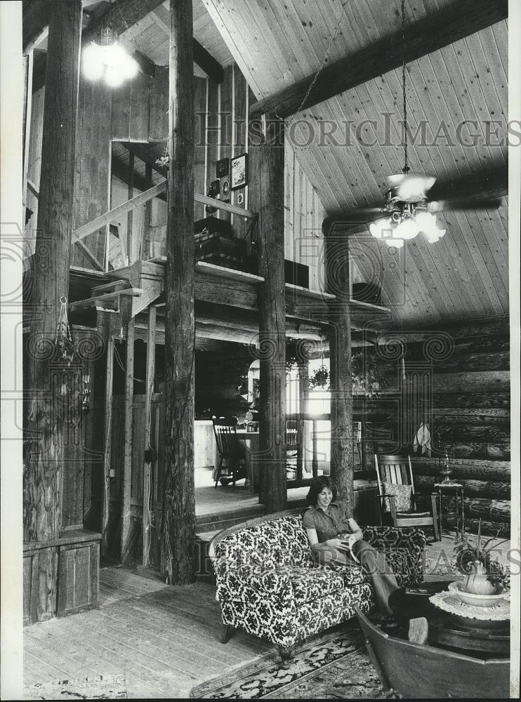 1978 Press Photo High-ceiling wooden home interior - spa47778 - Historic Images