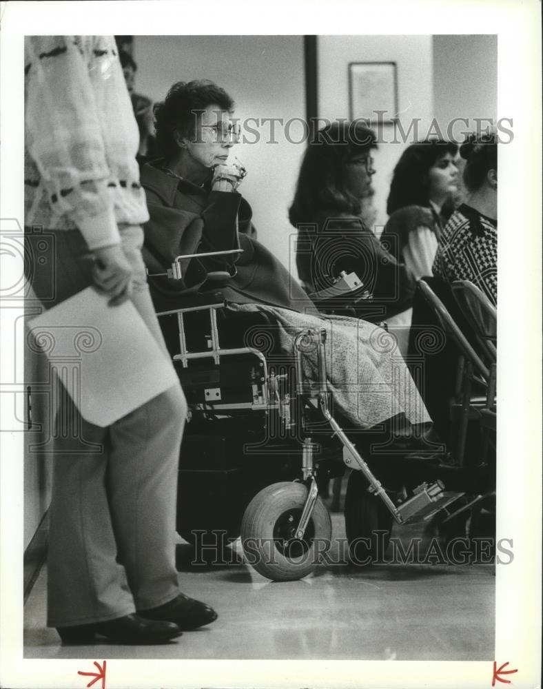 1989 Press Photo Joy Culp at Spokane Transit Authority meeting for handicapped - Historic Images
