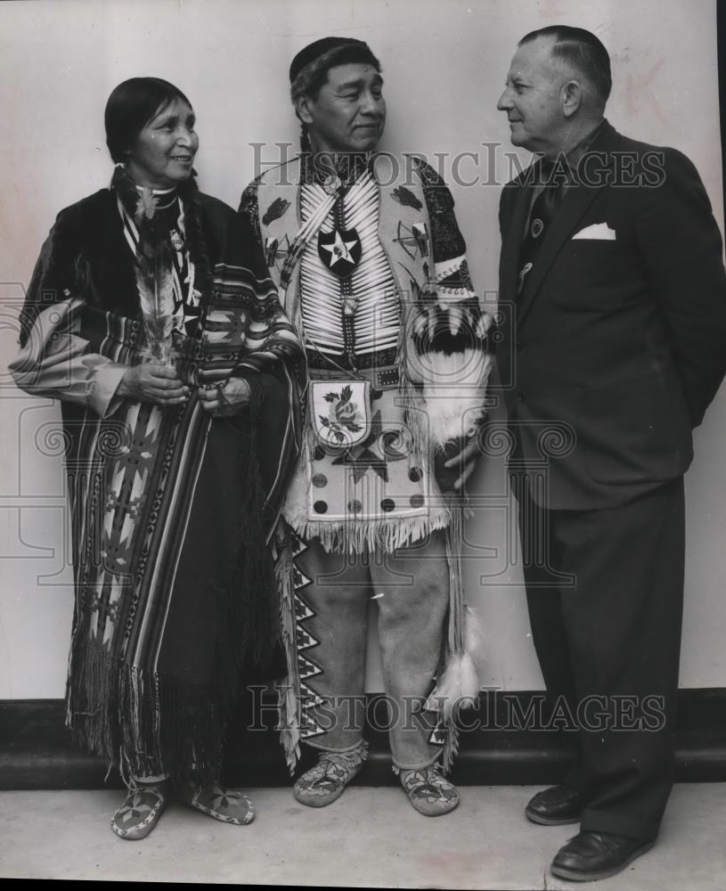 1956 Press Photo Relander talks to Indians - spa54450 - Historic Images