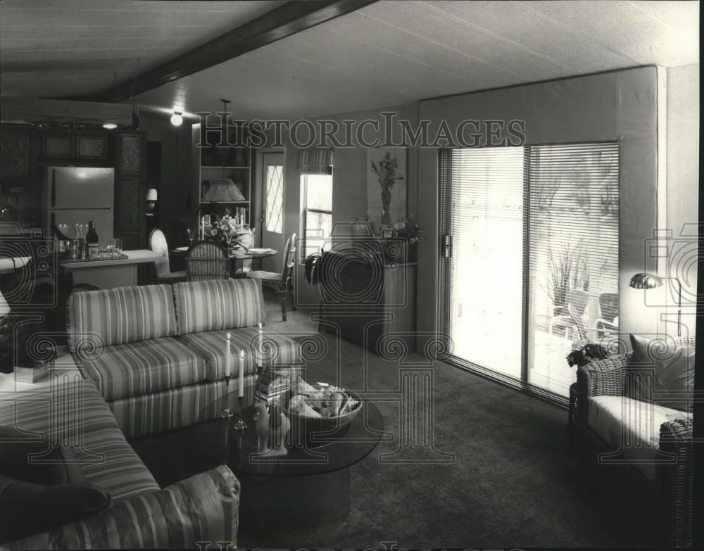 1984 Press Photo Living Room, Home Interior - spa48722 - Historic Images