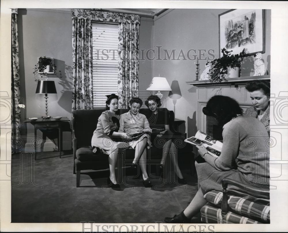 1943 Press Photo New York Bedroom  Frankilin Roosevelt dealt with illness in NYC - Historic Images