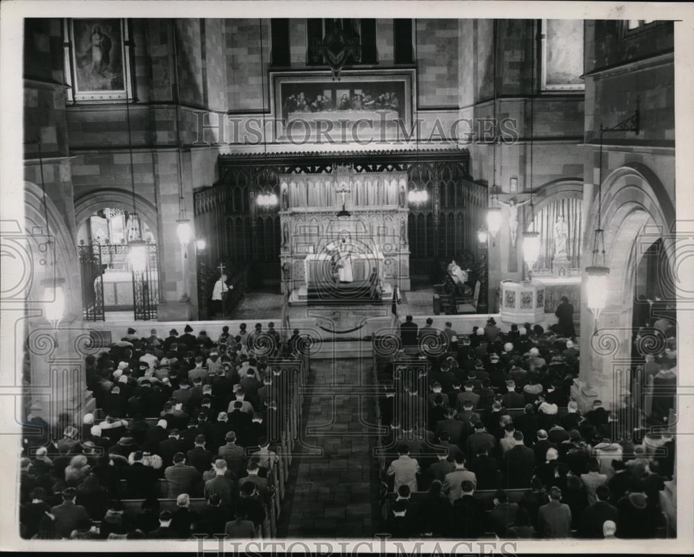 1938 Press Photo New York Mass at the Church of the Annunciation NYC - neny08569 - Historic Images