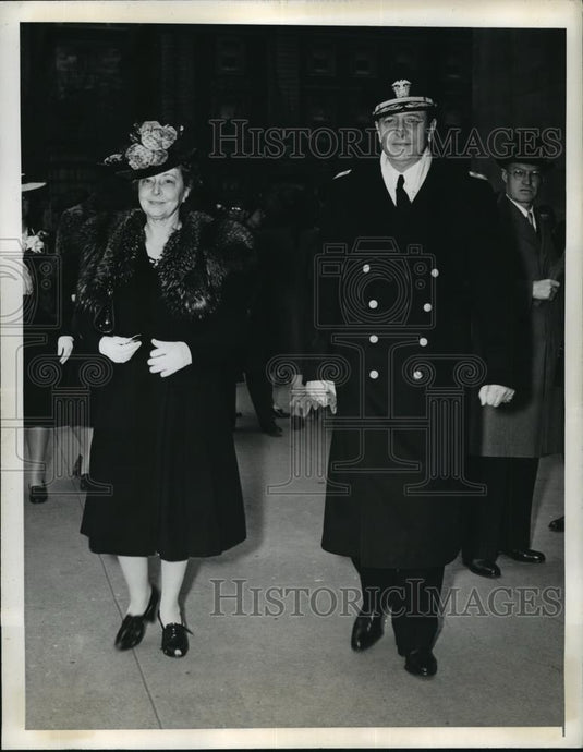 1942 Press Photo New York Read Adm & Mrs Andrews Attend Easter Service NYC - Historic Images