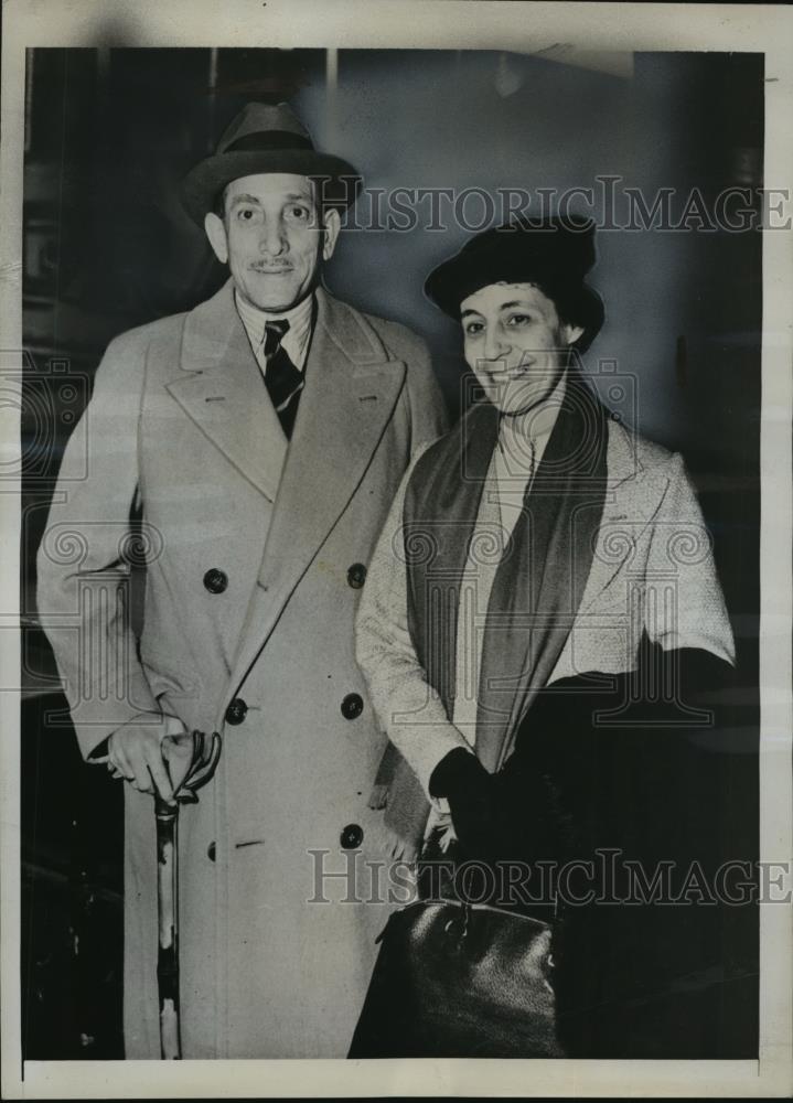 1938 Press Photo New York Col Carlos Sanchez of Venezuela &amp; wife in NYC - Historic Images