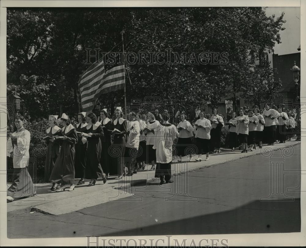 1938 Press Photo New York Trinity Sunday procession at Welfare Island NYC - Historic Images