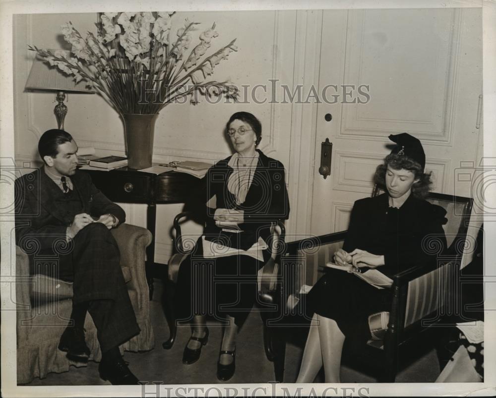 1938 Press Photo New York English Noblewomen speaks on European crisis NYC - Historic Images