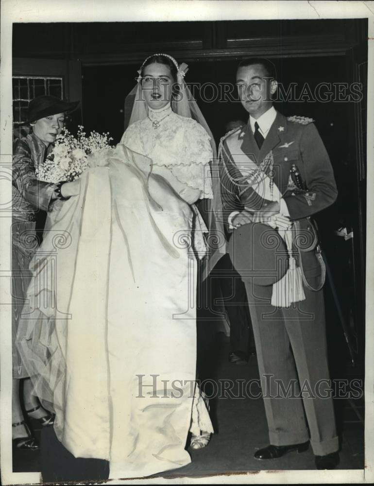 1935 Press Photo New York Lt A Pallavincini of Italy &amp; bride NYC - neny10083 - Historic Images