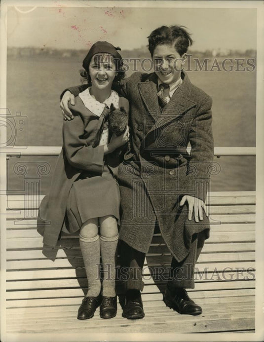 1935 Press Photo New York Geraldine & Joe Dubois Shown on Liner Champlain NYC - Historic Images