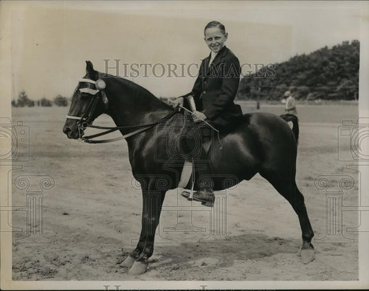 1936 Press Photo New York "Mickey Mouse" Winner of Sadel Pony Class NYC - Historic Images