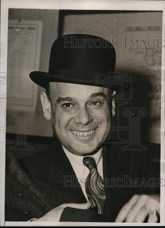 1941 Press Photo New York Draft Board Member Irvin Schiller Arrested NYC - Historic Images