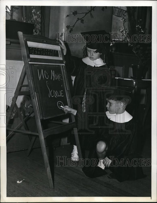1941 Press Photo New York Graduation of Children's Air Society West Side NYC - Historic Images