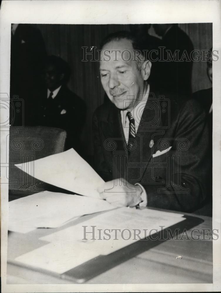 1945 Press Photo New York Mahmoud Hassan Parma Egyptian Delegate NYC - neny13570 - Historic Images