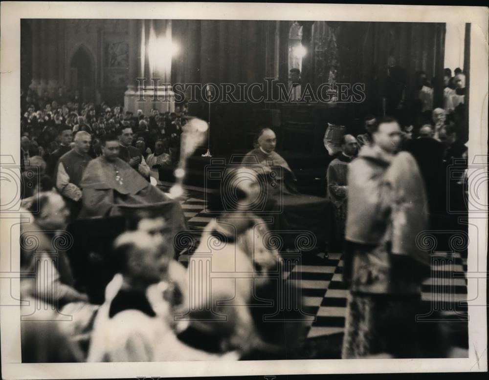 1939 Press Photo New York Archbishop Spellman at Solemn Pontifical Mass NYC - Historic Images