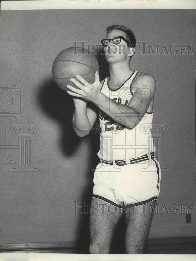 1961 Press Photo Rick Fortner-Central Washington College Basketball Player - Historic Images