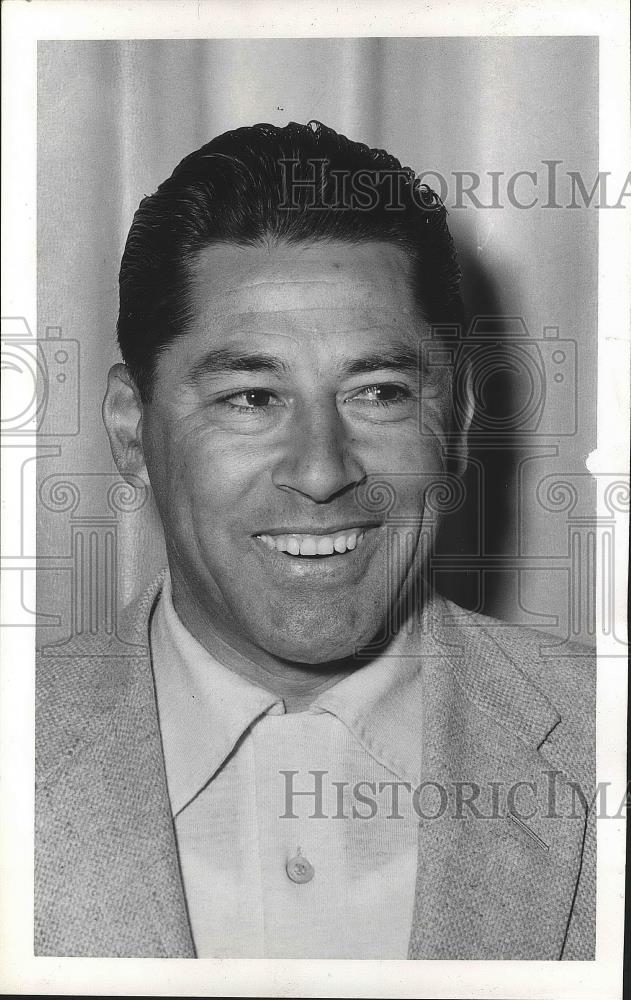 1955 Press Photo Eddie Lake-Baseball Manager for Spokane Indians Cracks Smile - Historic Images