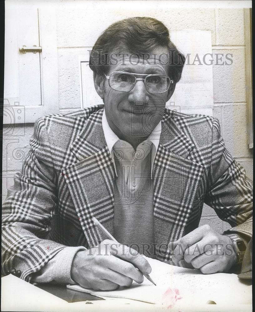 1982 Press Photo Larry Koentopp-Baseball Coach - sps03613 - Historic Images