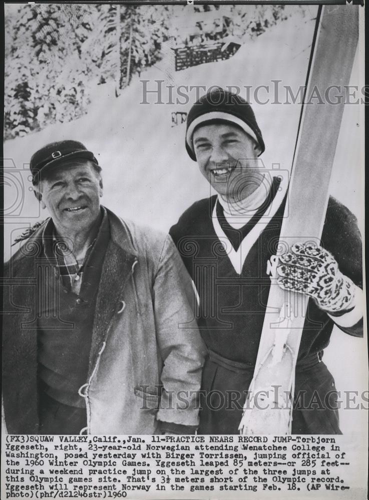 1960 Press Photo Ski jumper, Torbjorn Yggeseth with Olympic&#39;s Birger Torrissen - Historic Images