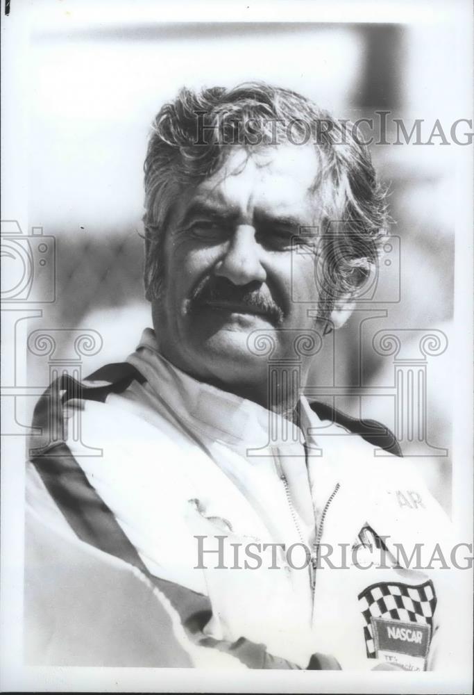 1976 Press Photo Auto racing driver, Buck Baker at the Winston Cup event - Historic Images