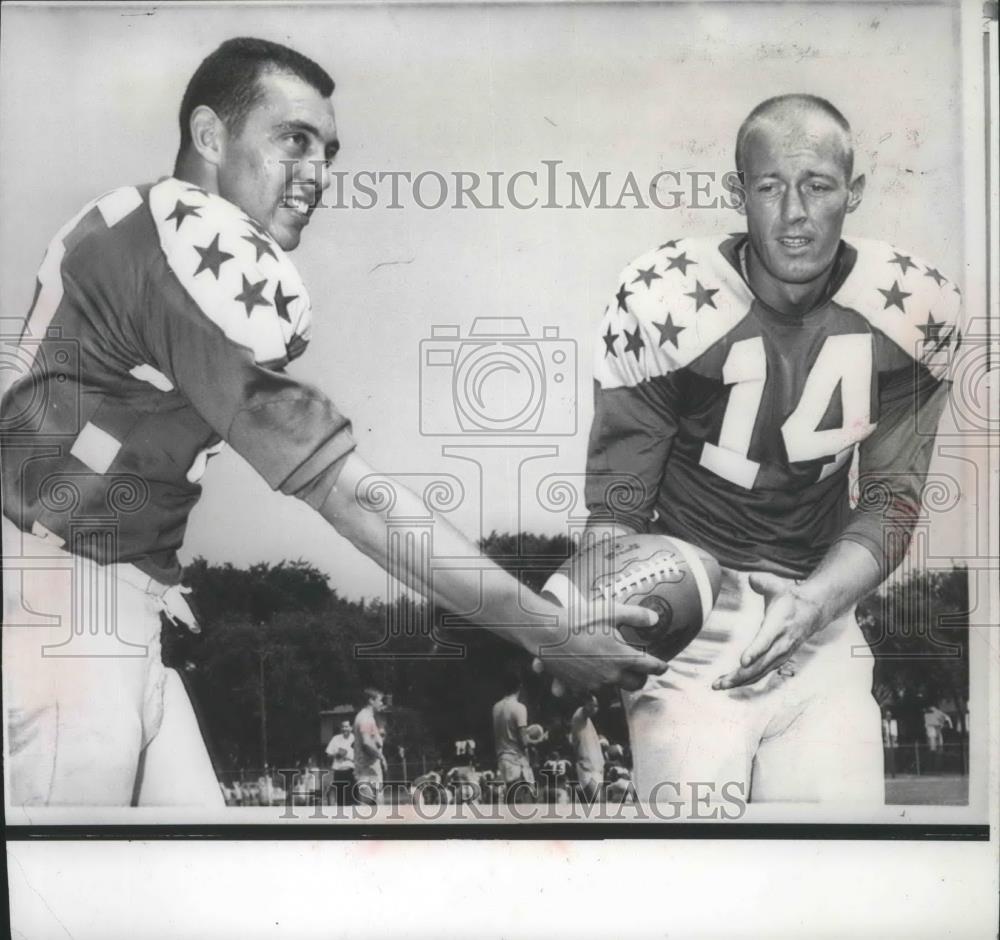 1966 Press Photo Football players Ron Vanderkelen and Terry Baker, strike a pose - Historic Images