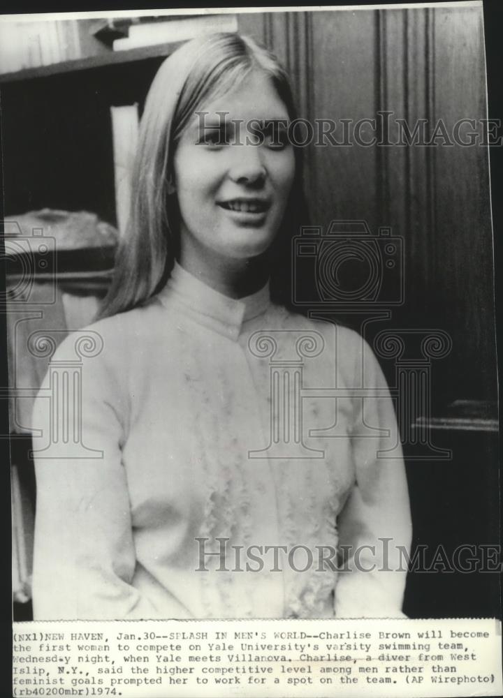 1974 Press Photo Charlise Brown on Yale University's varsity swimming team. - Historic Images