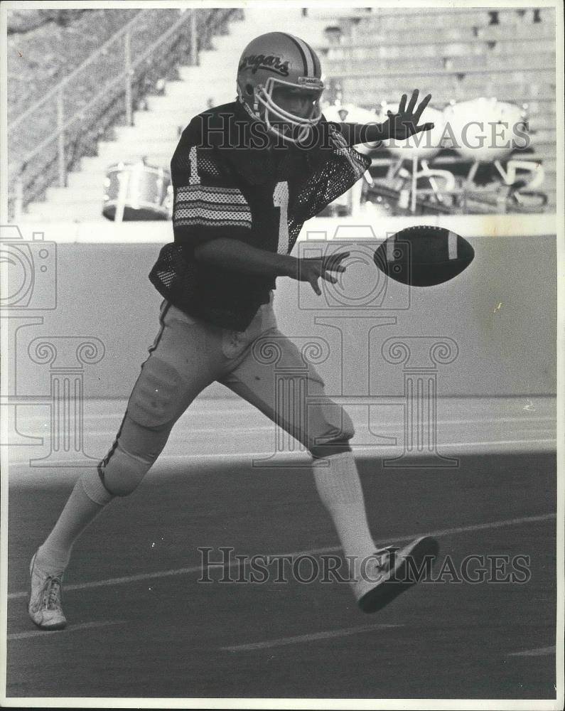 1983 Press Photo Football punter Glenn Harper - sps03805 - Historic Images