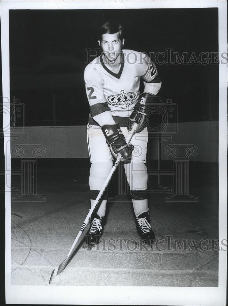 1973 Press Photo Hockey player Terry Harper - sps03807 - Historic Images