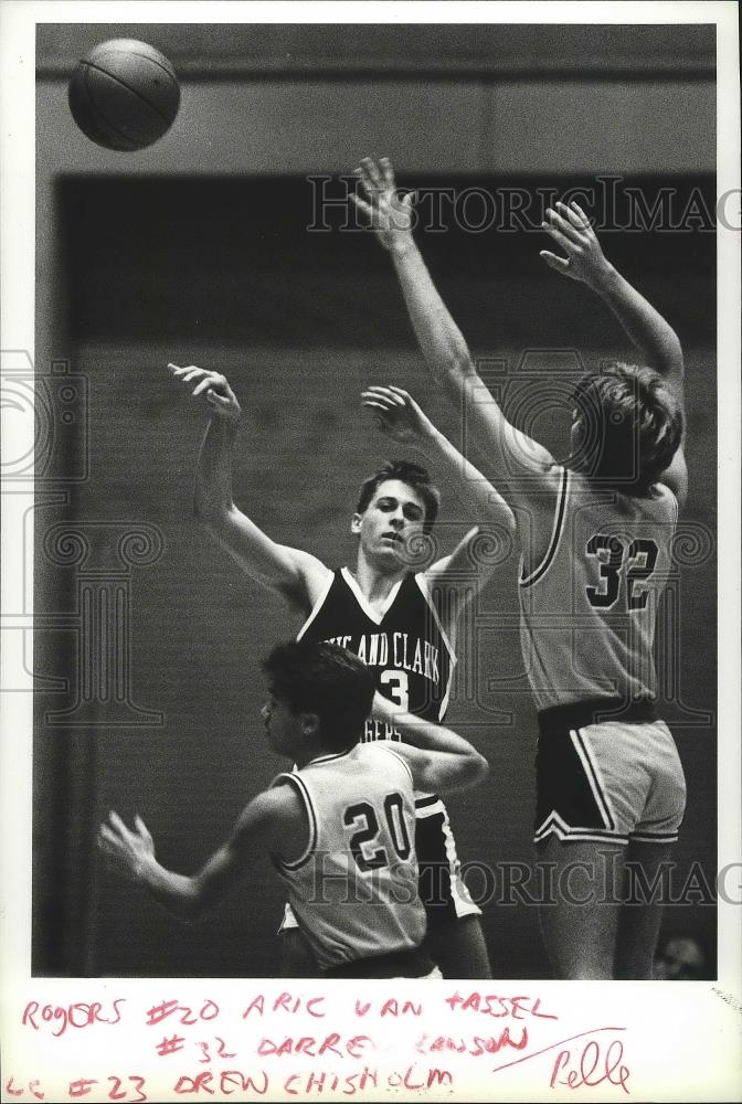 1992 Press Photo Basketball Aric Van Tassel, Darre Lanson and Drew Chisholm - Historic Images