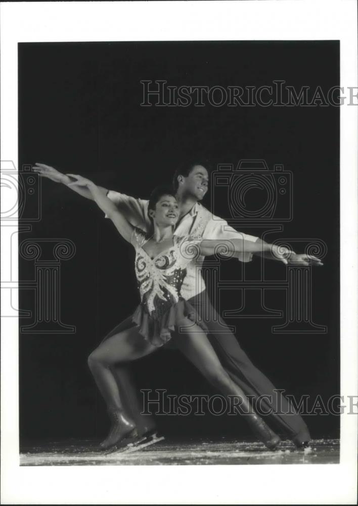 1993 Press Photo Olympic skating medalists, Kitty and Peter Carruthers - Historic Images