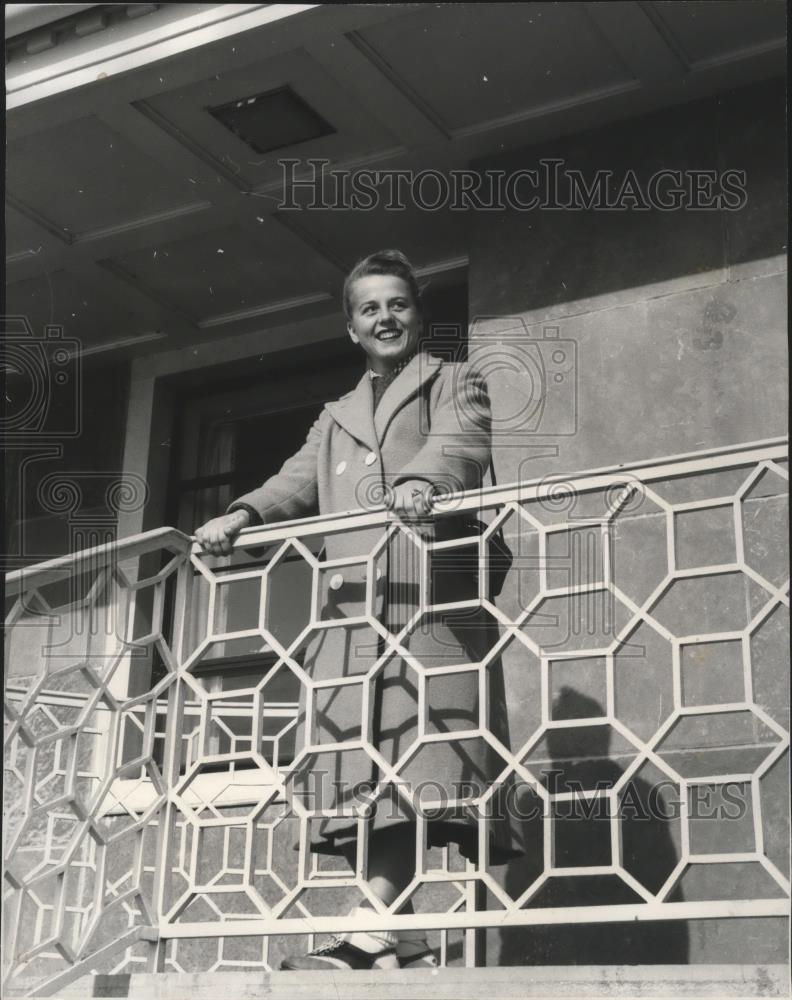 1958 Press Photo Spokane&#39;s Tammy Dix learns much from top skiers in Europe - Historic Images