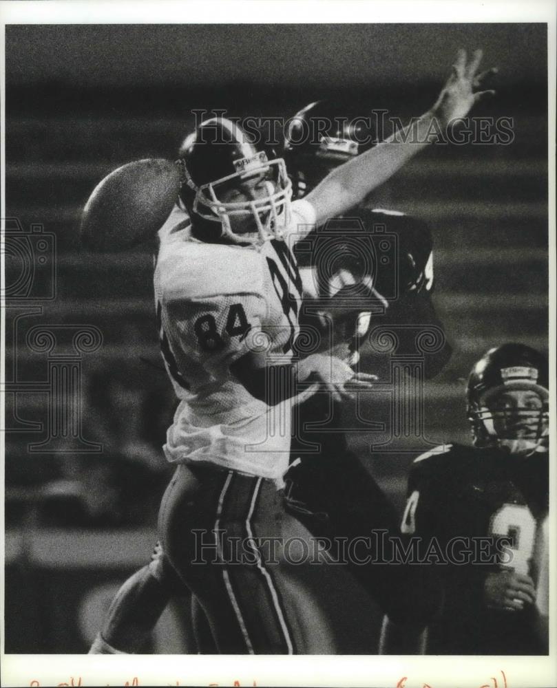 1989 Press Photo G-Prep football player, Jeff Hansen, in action - sps03925 - Historic Images