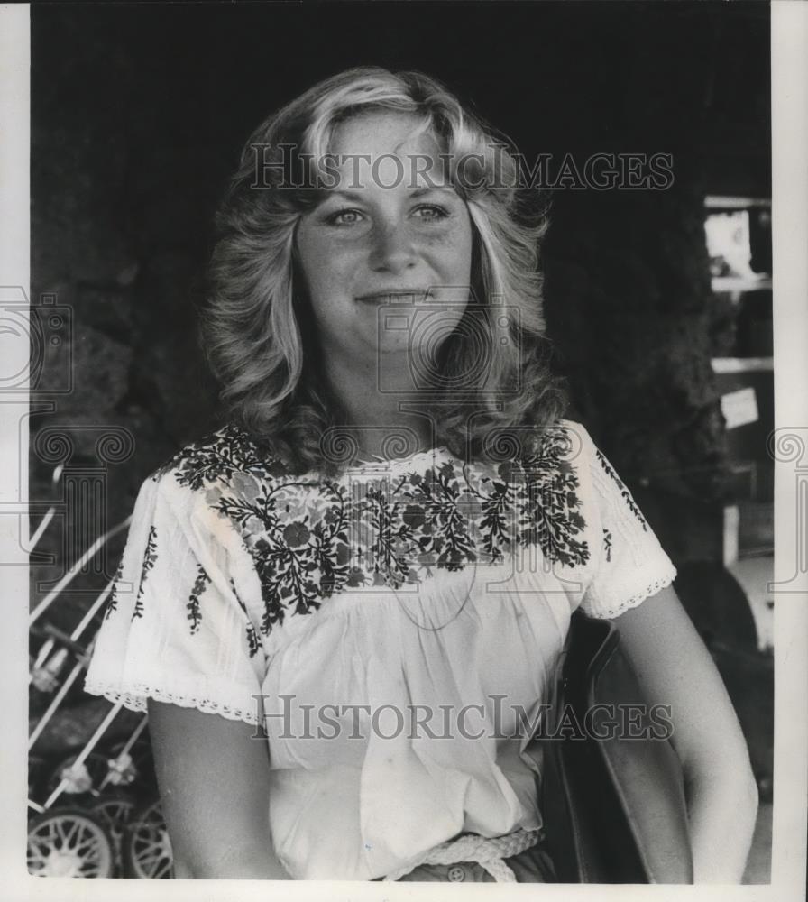 1979 Press Photo Dru Hieber-Golfer Smiling For Photo in Clubhouse - sps04010 - Historic Images