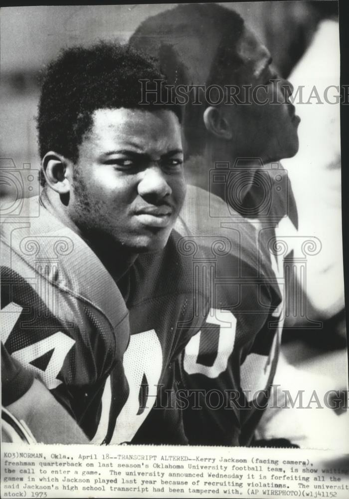 1975 Press Photo Kerry Jackson-Quarterback for Oklahoma University Football Team - Historic Images