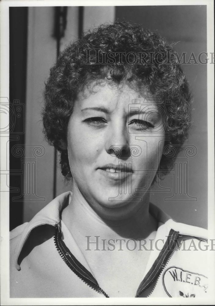 1979 Press Photo Paula Holman-W.I.E.B.A. Bowler Gives a Scolding Look to Camera - Historic Images