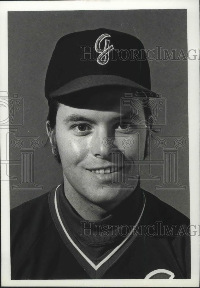 1976 Press Photo Ron Hare of Gonzaga Baseball Smiles in Full Uniform - sps04053 - Historic Images