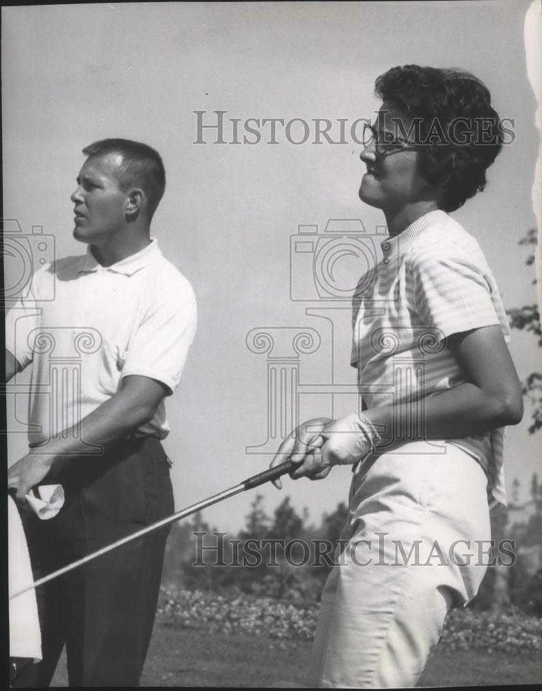 1963 Press Photo Golfer Penny Zavichas - sps04079 - Historic Images