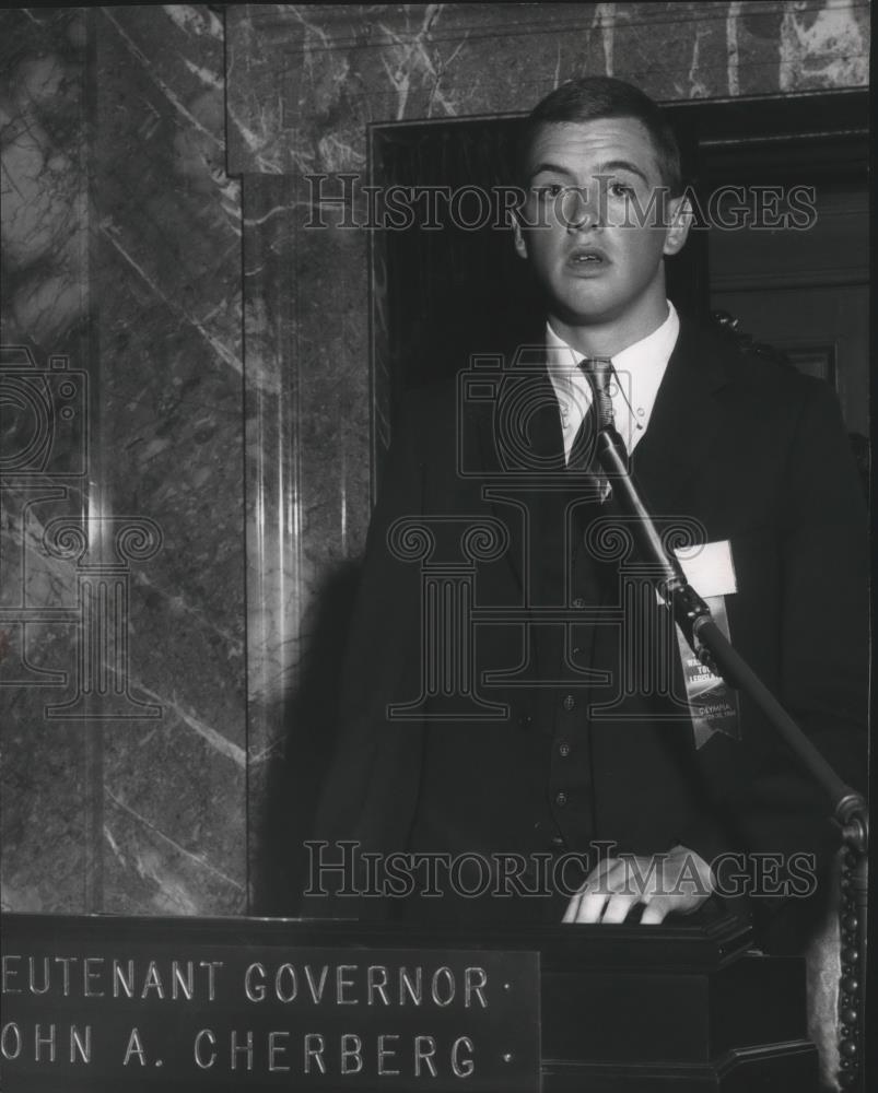 1966 Press Photo Basketball&#39;s Dana Halvorson joins youth legislature program - Historic Images