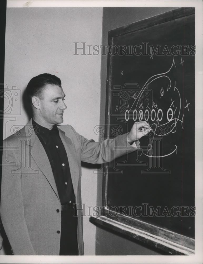 1954 Press Photo Washinton State College head football coach, Al Kircher - Historic Images