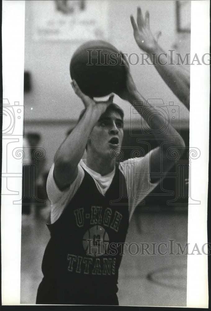 1992 Press Photo U-Hi Titans basketball player, Kurt Heimbigner goes for a shot - Historic Images