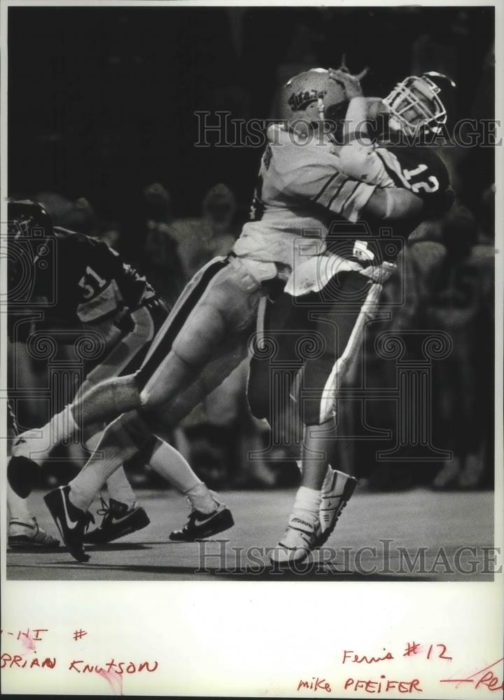 1987 Press Photo Brian Knutson-University High Lineman Takes Out Quarterback - Historic Images