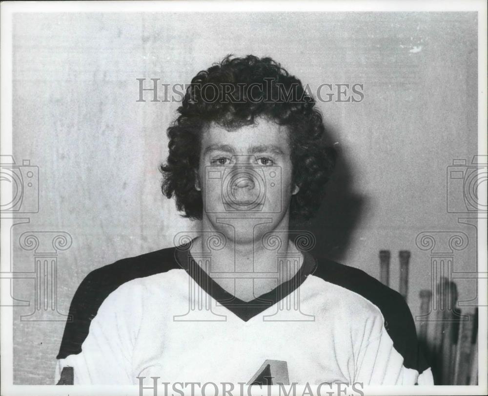 1977 Press Photo Kirk Fyffe-Hockey Player Poses in Uniform Off the Ice - Historic Images