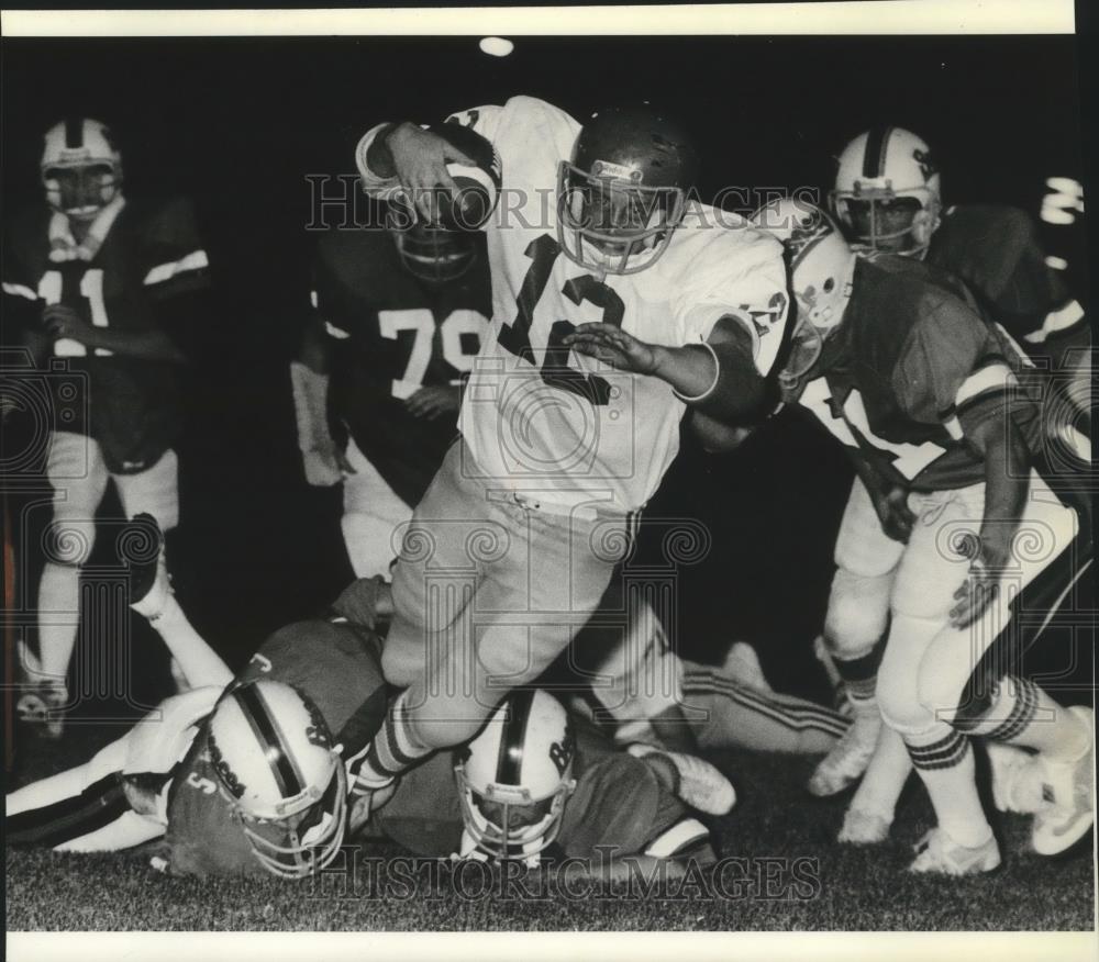 1981 Press Photo Seth Huseby-Football Player Driving for the Winning Touch Down - Historic Images