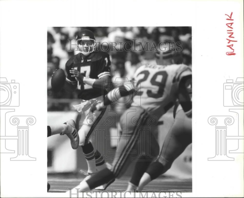 1992 Press Photo Dave Krieg-Football Quarterback For Kingdome Ready to Pass - Historic Images